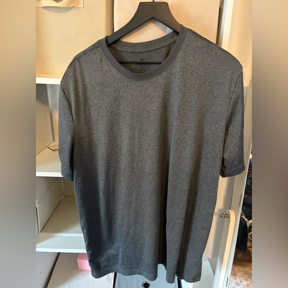 Nike Dri fit Men's XL Short Sleeve Crew T-Shirt - Charcoal